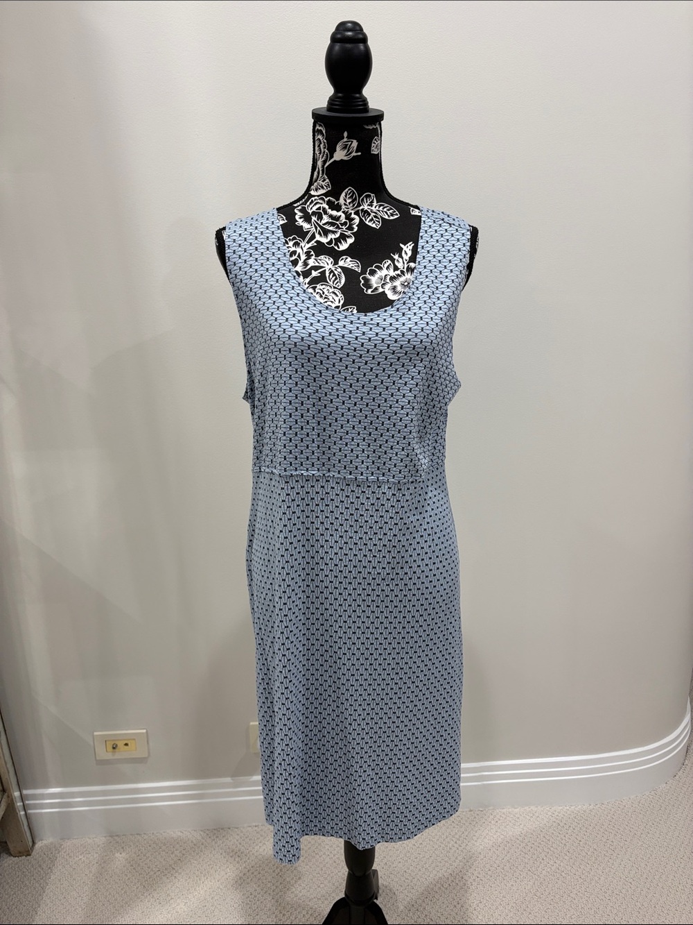 Habitat dress size large